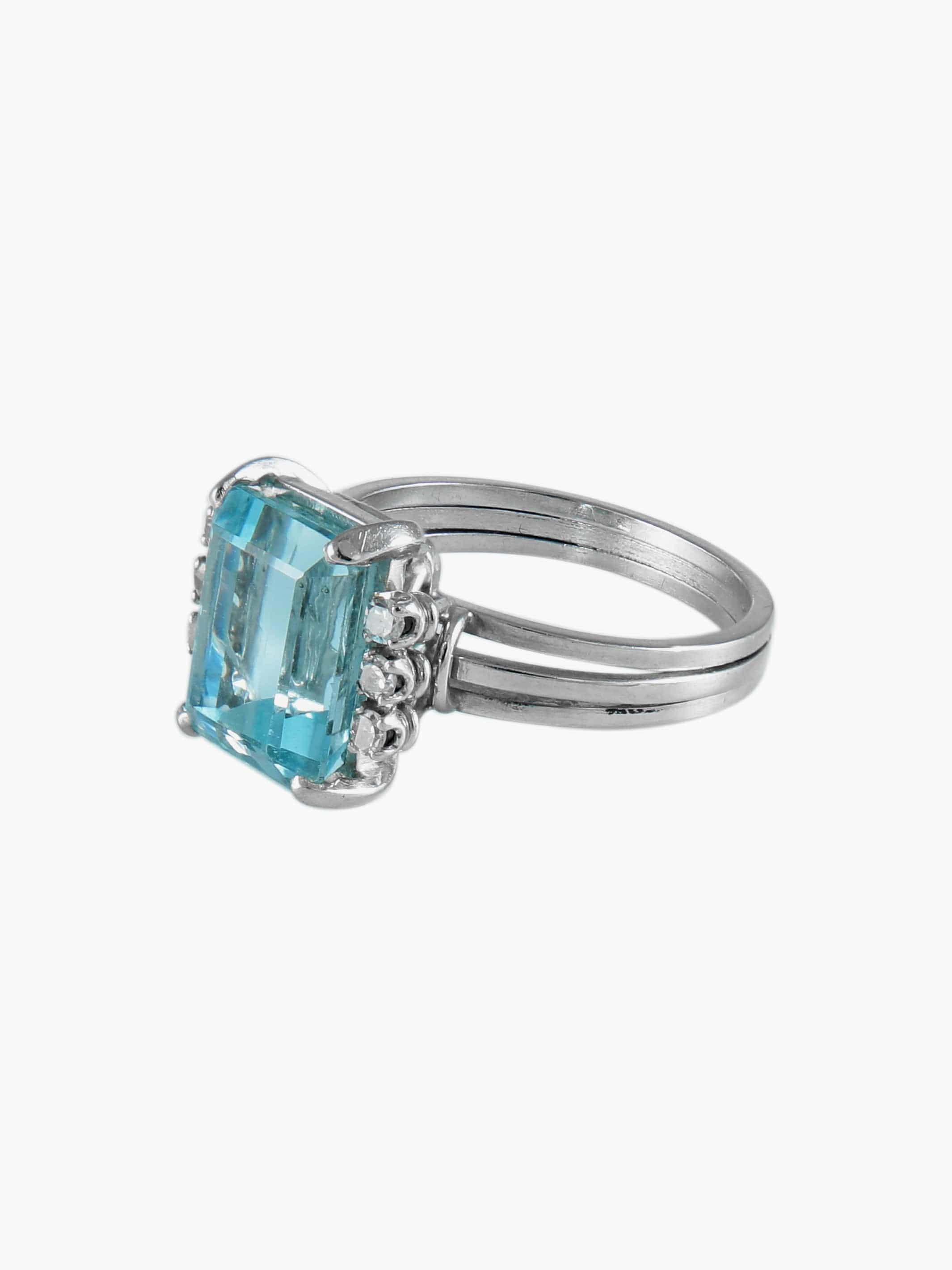 Blue Topaz Diamond Ring - Image 3