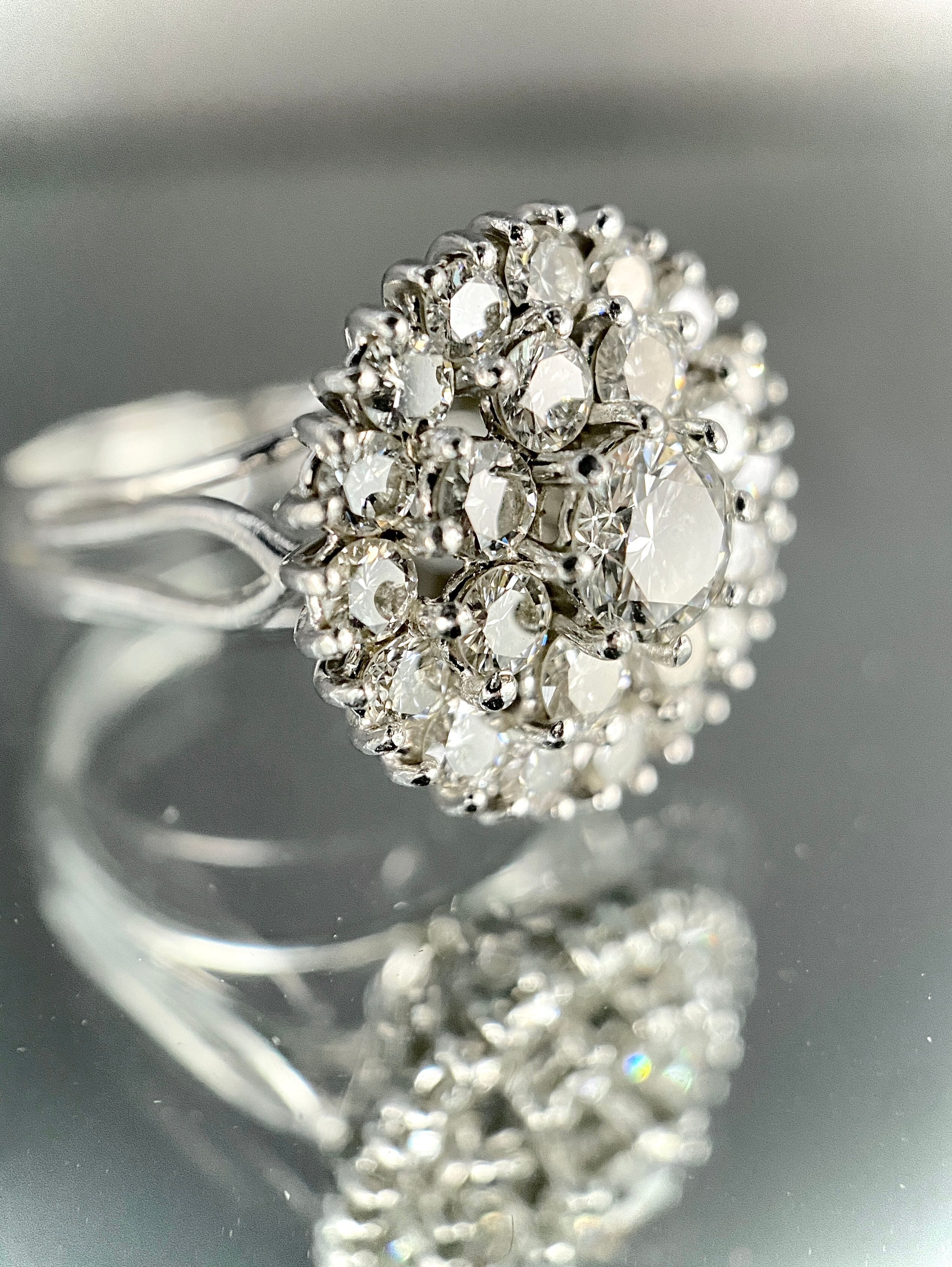 White gold flower ring with diamonds - Image 3