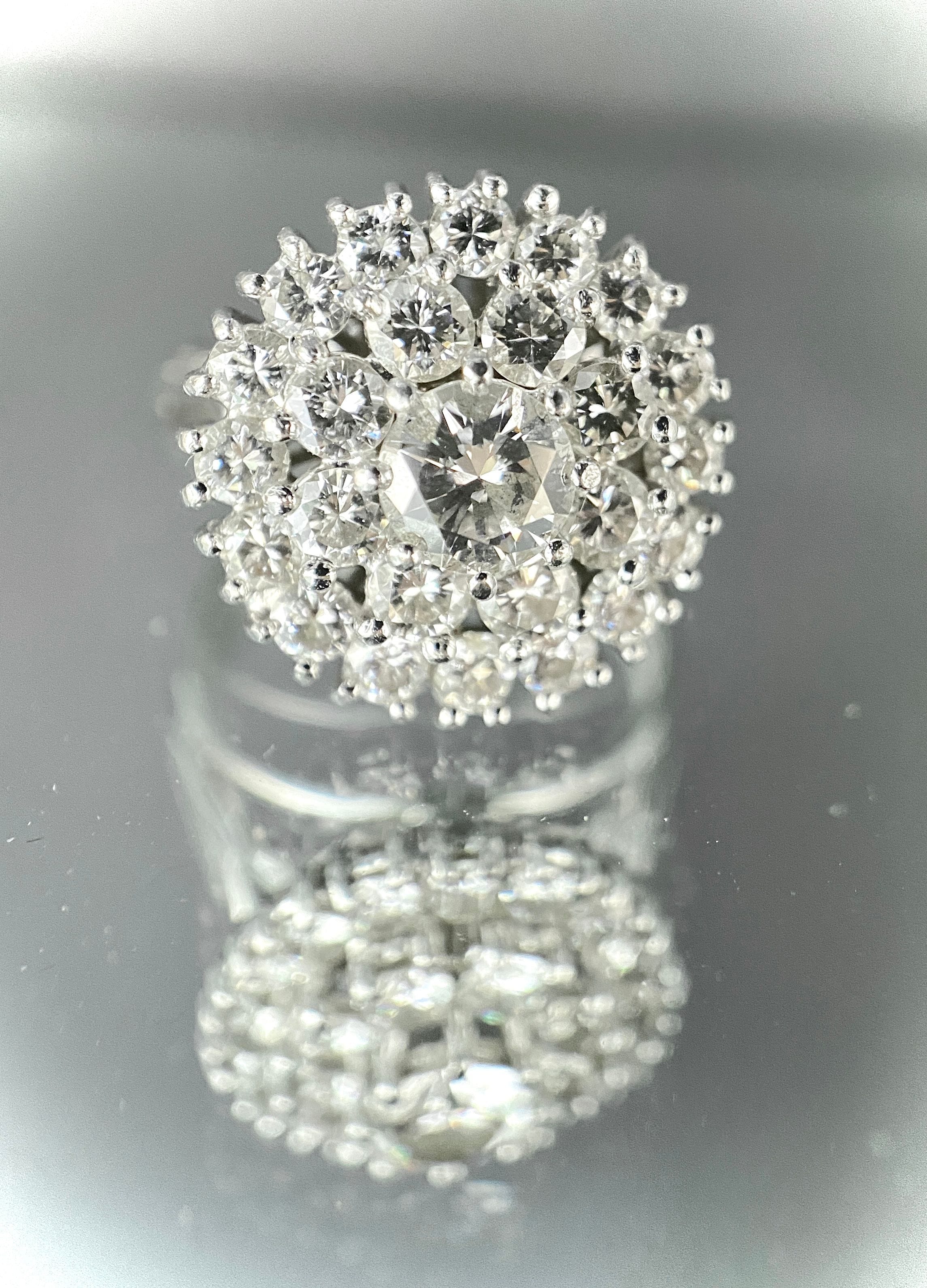 White gold flower ring with diamonds - Image 4
