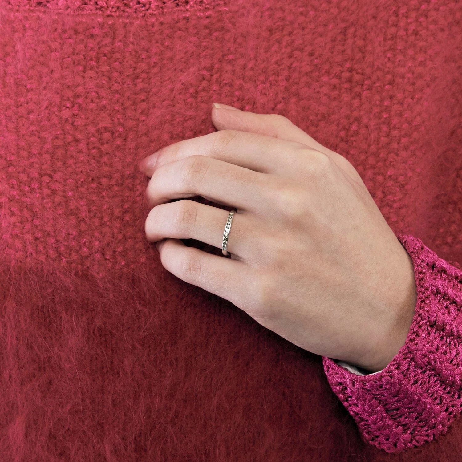 American wedding band in white gold and diamonds - Image 6