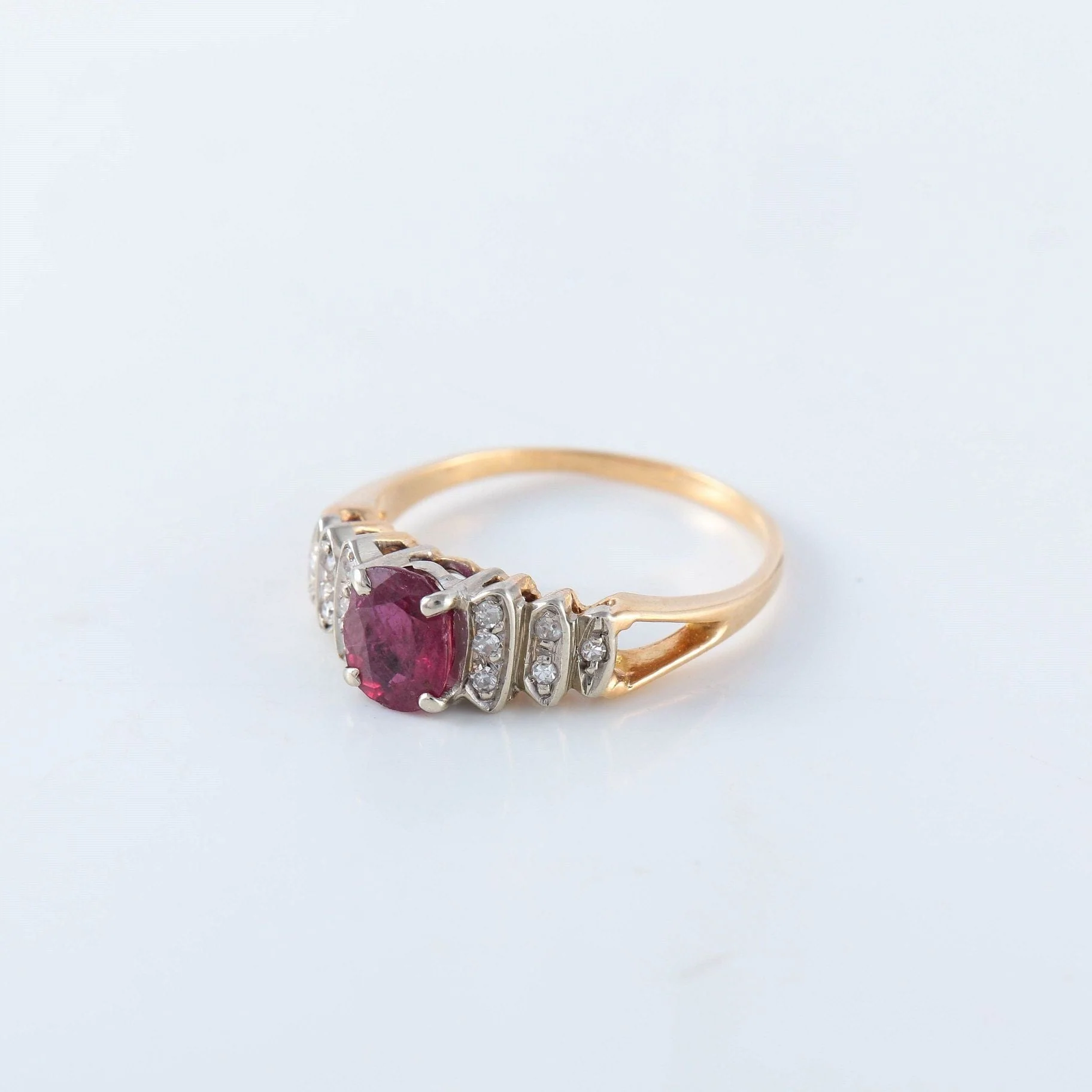 Gold ring, ruby - Image 3