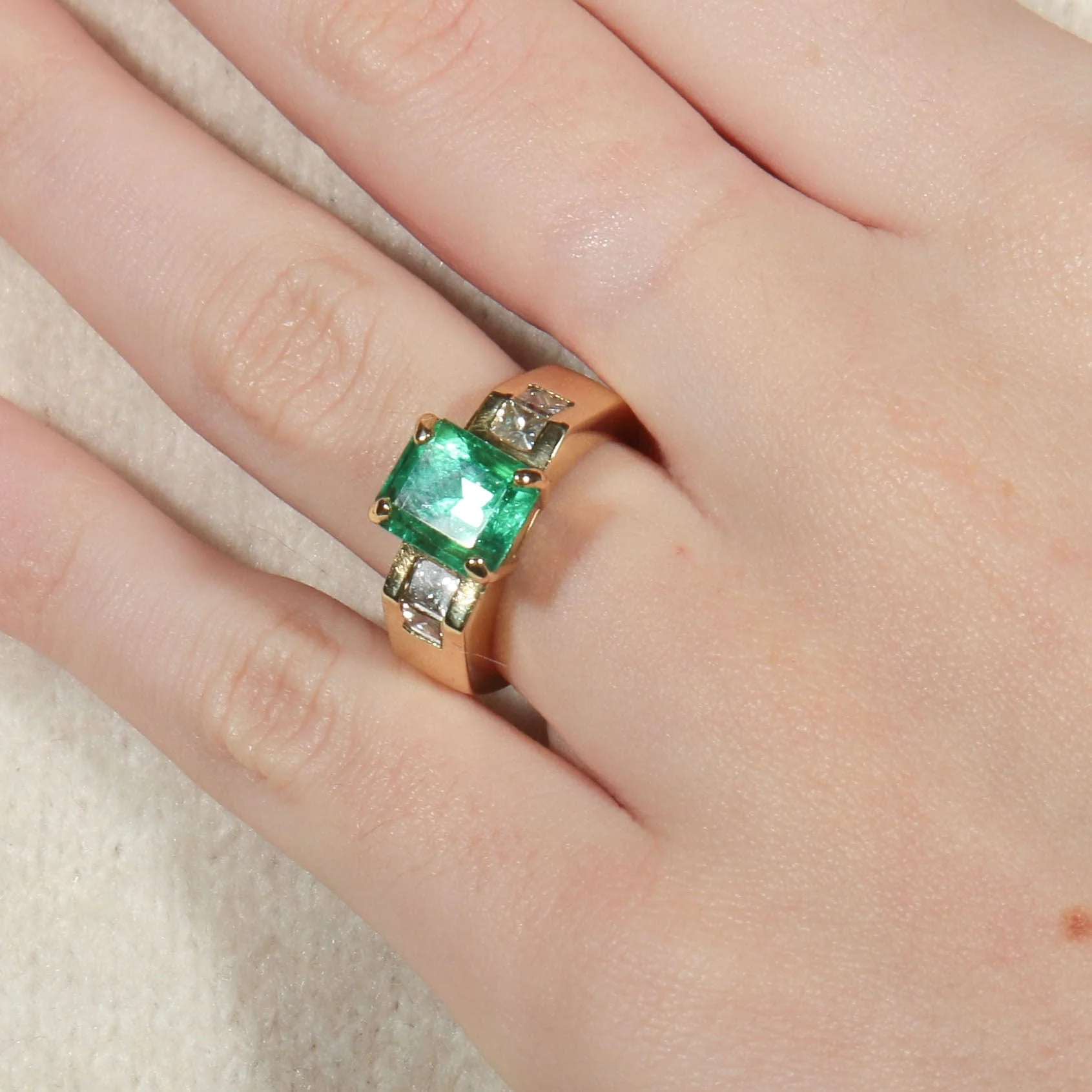 Emerald and Diamond Ring - Image 2