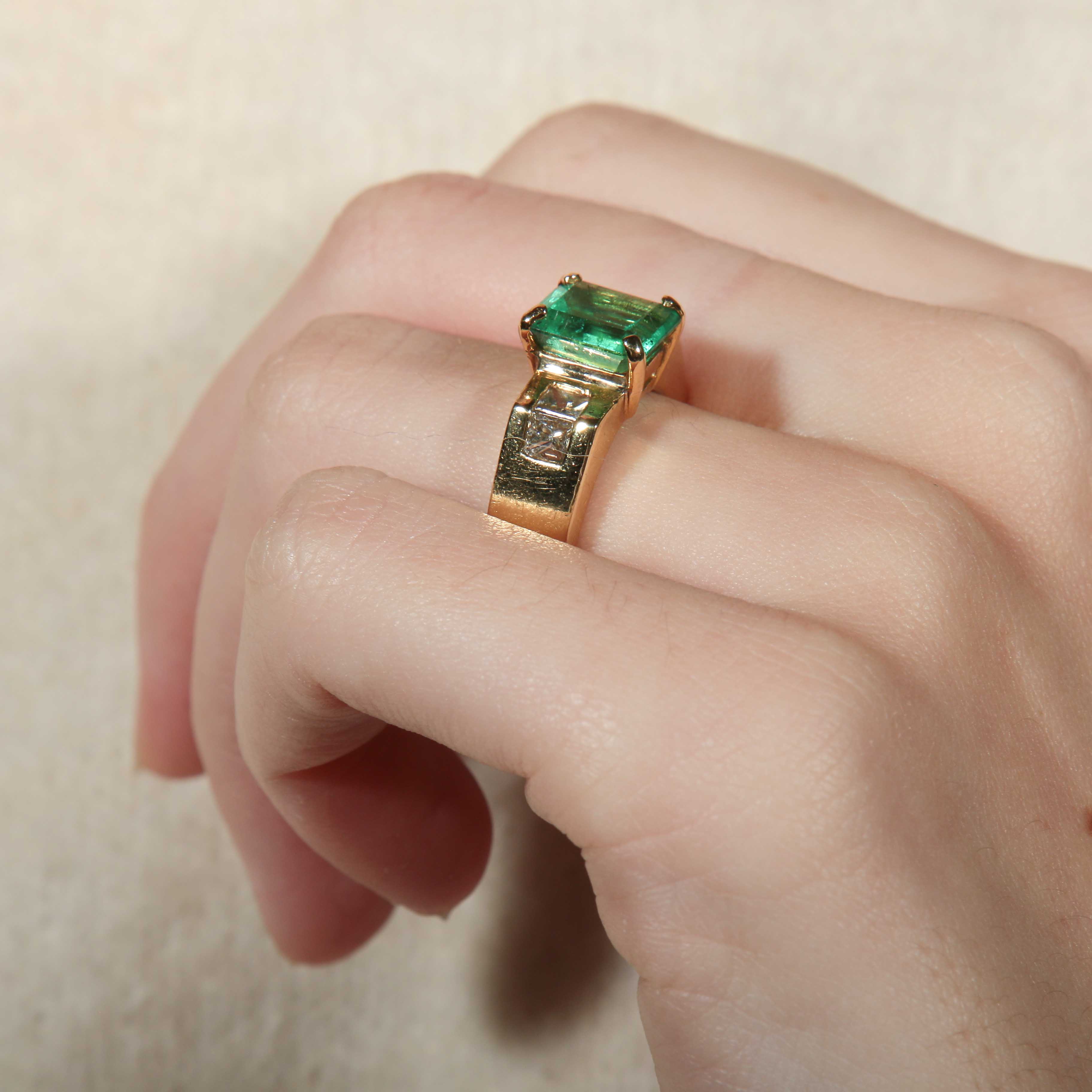 Emerald and Diamond Ring - Image 3