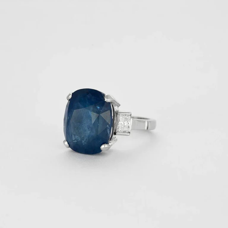 White gold, diamond and sapphire ring - Image 3