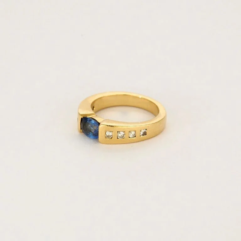 Prestige yellow gold sapphire ring - Image 3