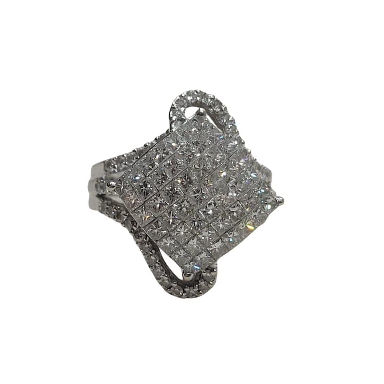 Brilliant ring in 18k white gold and diamonds 