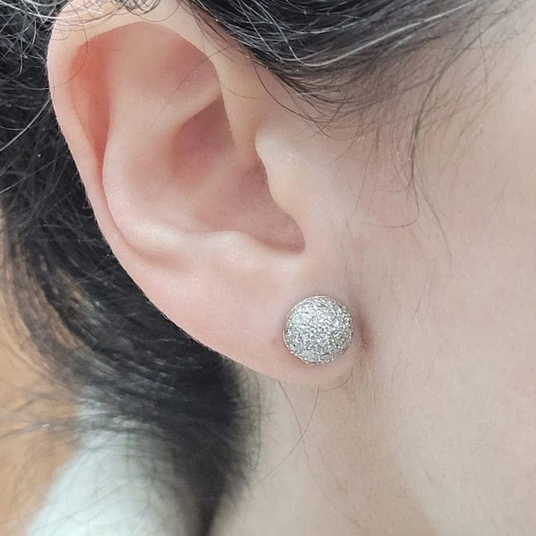 18k white gold earrings with brilliant-cut diamonds  - Image 2