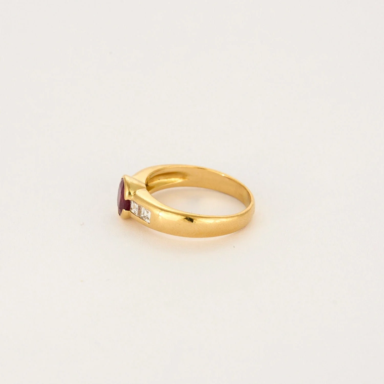 Yellow gold, ruby and diamond ring - Image 2