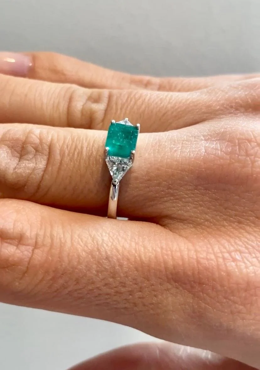 Modern Emerald Ring - Image 2