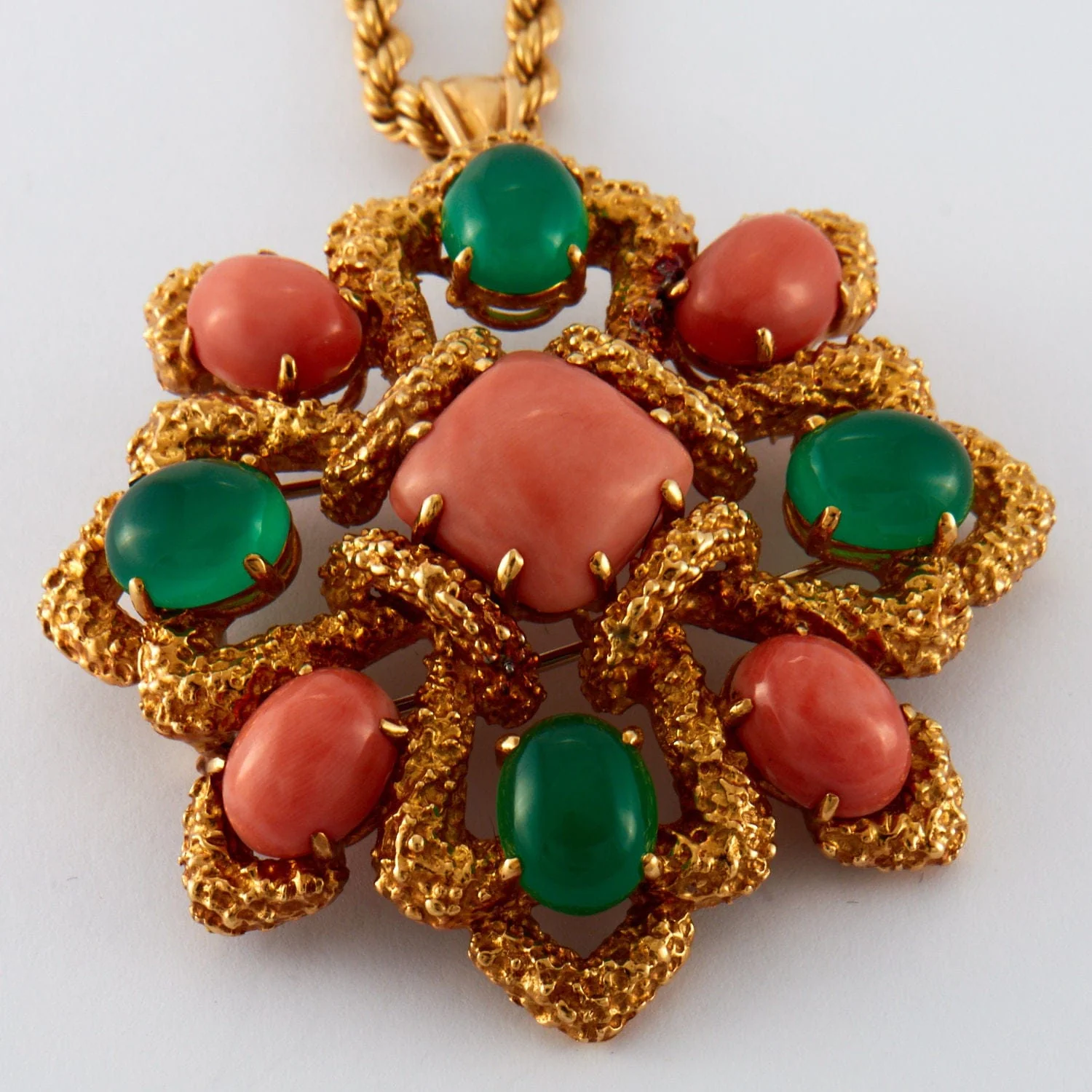 VAN CLEEF & ARPELS - Coral and chrysoprase “Delphe Collection” set - Image 22