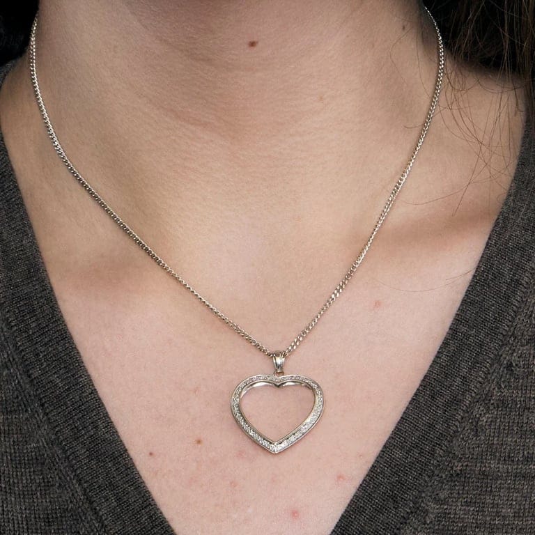 White gold heart pendant with diamonds - Image 2