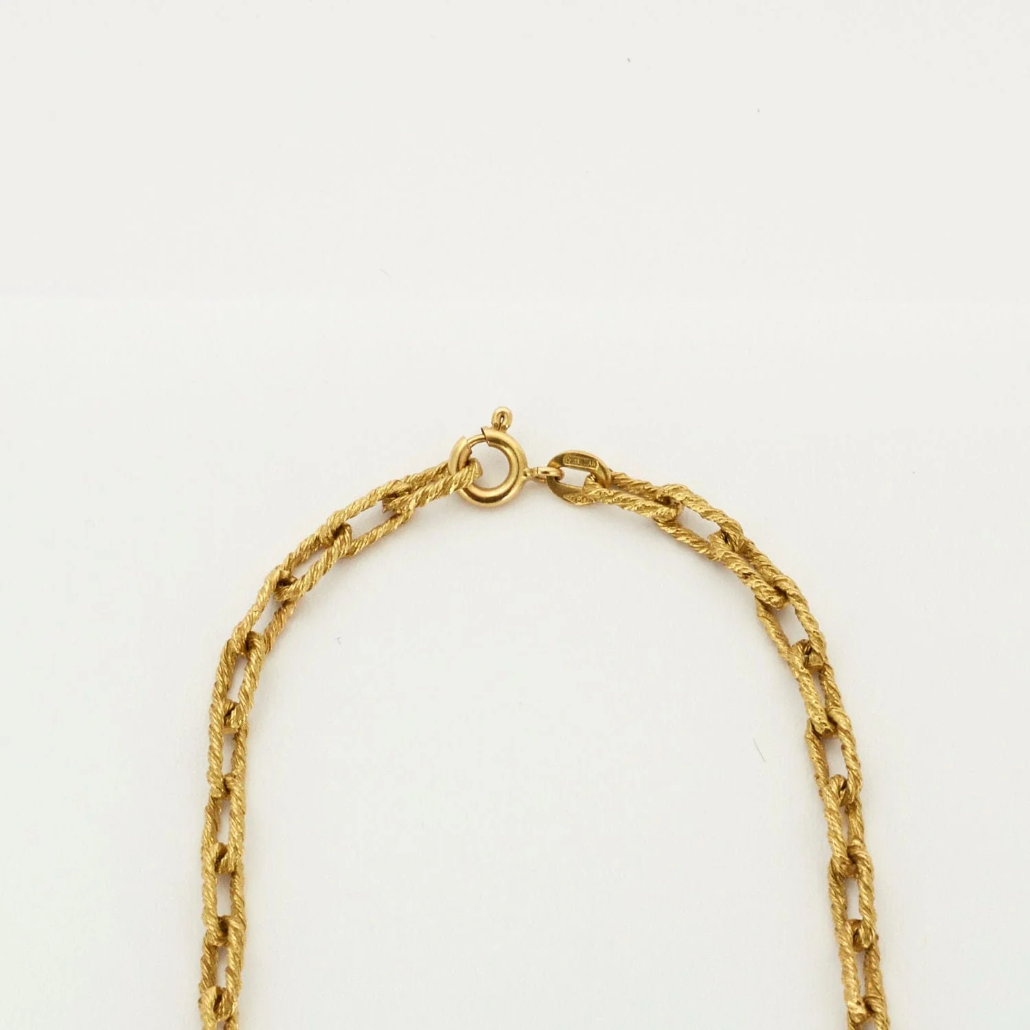 Yellow gold twisted convict link necklace - Image 3