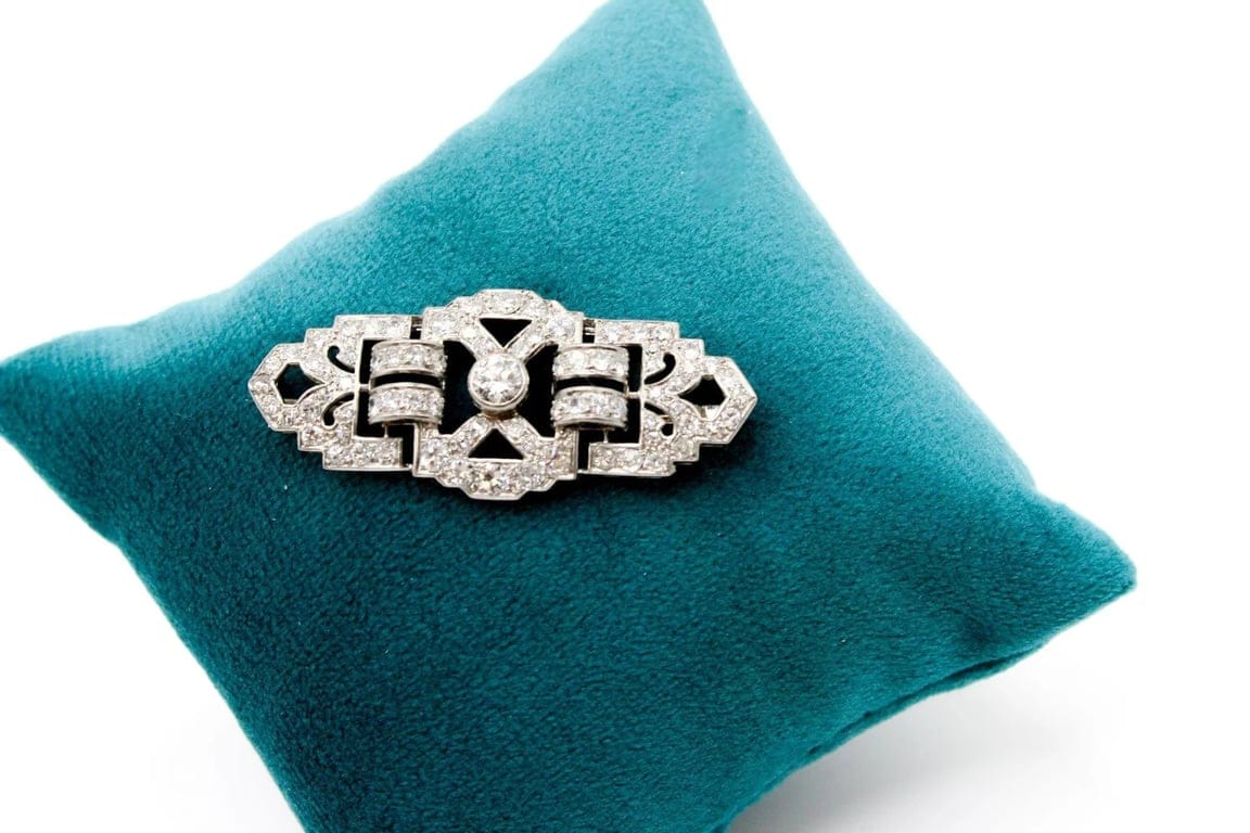 Brooch Art Deco gold, platinum, diamonds 