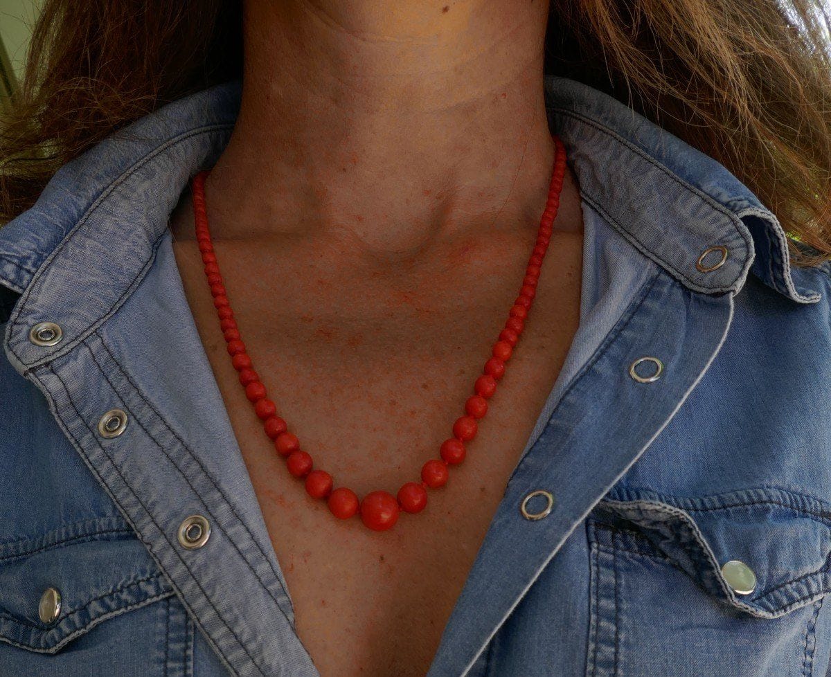 Ancient Coral Falling Necklace - Image 2
