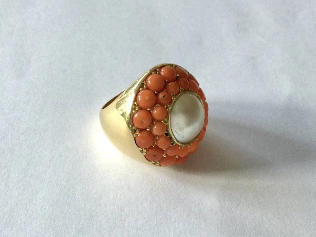 Gold, pearl & coral ring - Image 6