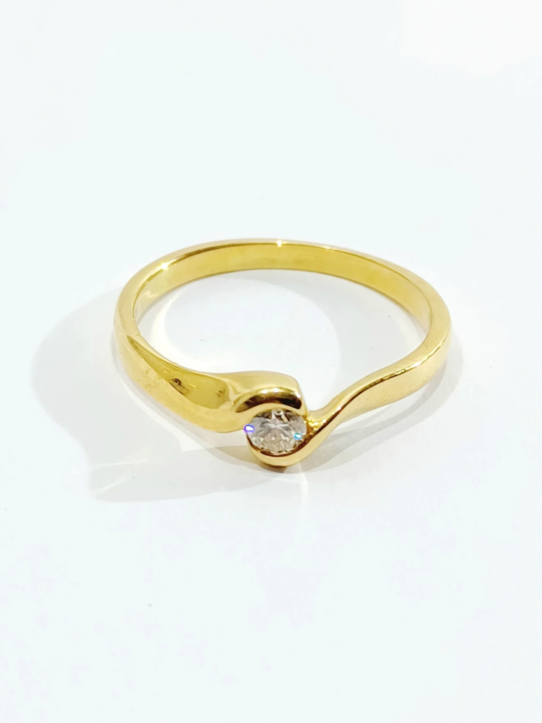 Solitaire Ring Yellow Gold Diamond 0.13ct - Image 4