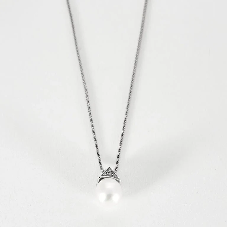 White gold cultured pearl and diamond necklace - Image 3