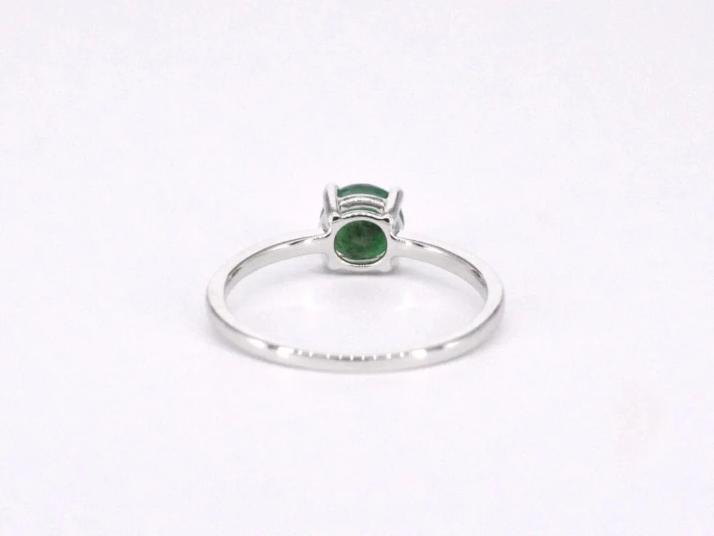 White gold ring with emerald - Image 6