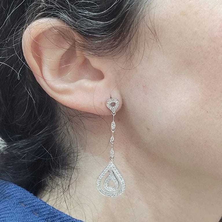 Diamond earrings in 18k white gold and diamonds  - Image 2