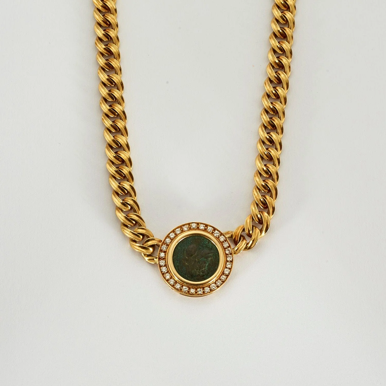 Yellow gold diamond necklace centered on a bronze piece - Image 3