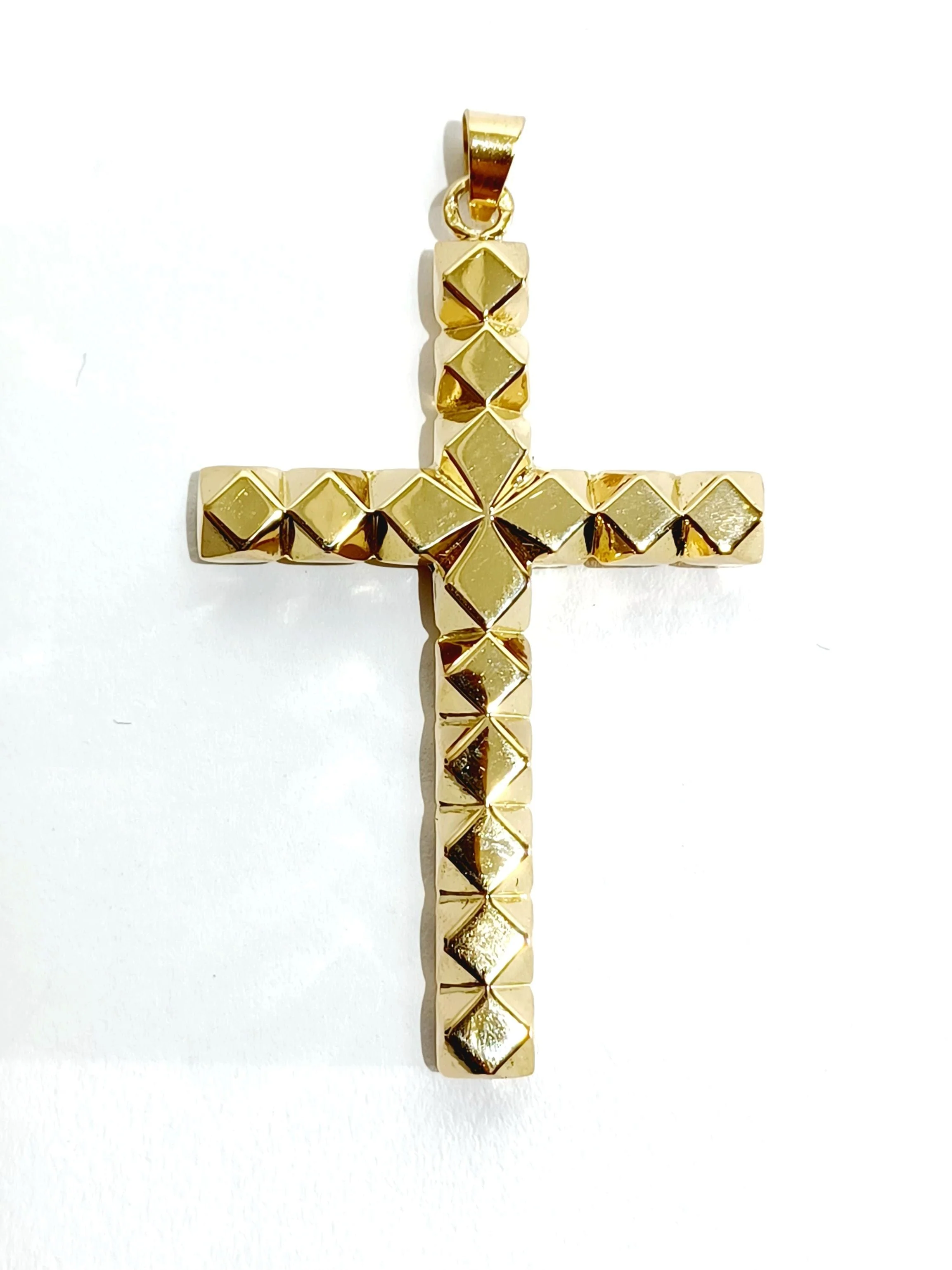 Yellow gold cross pendant - Image 3
