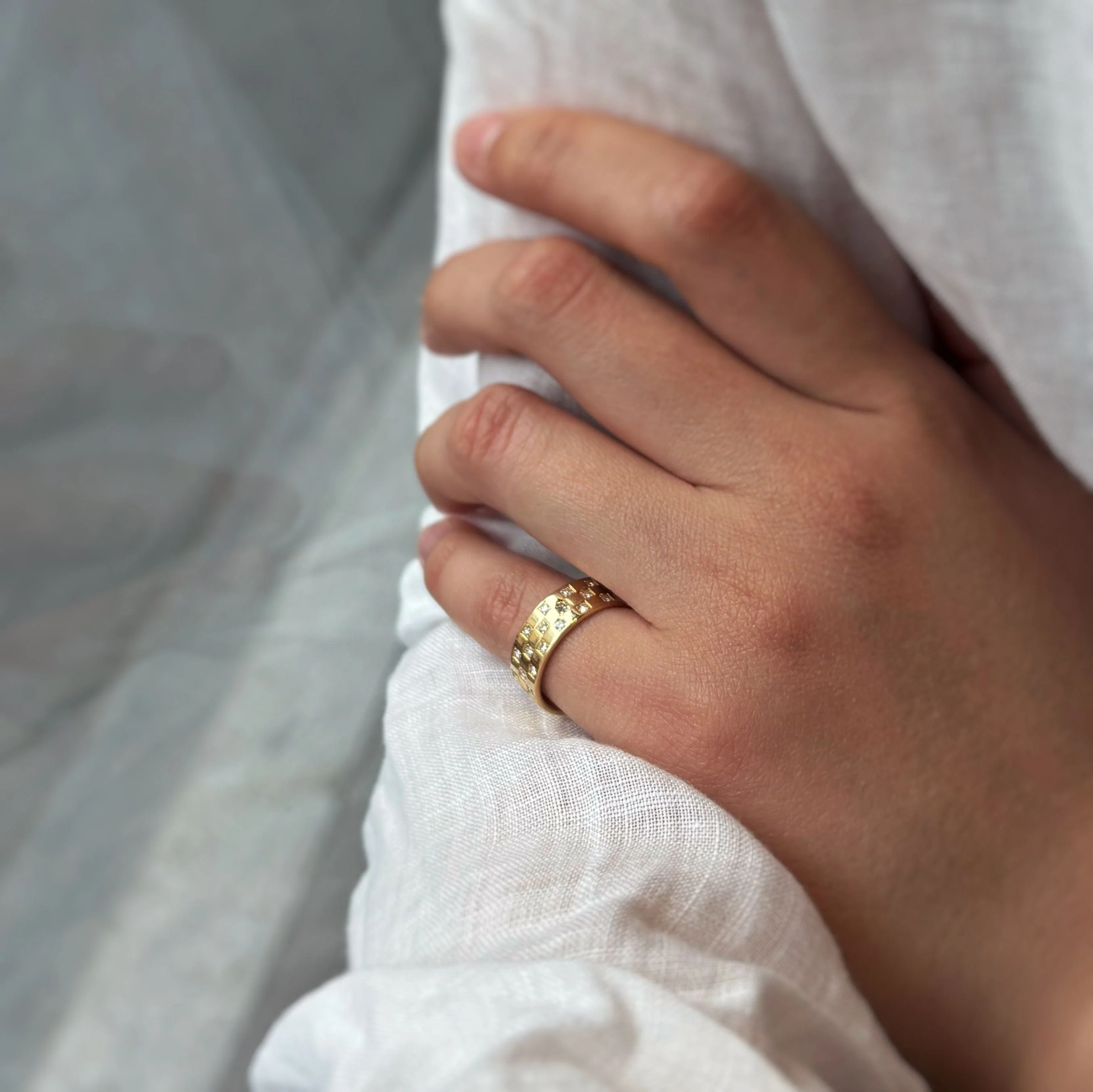 Ring - Gold & Diamonds - Image 4