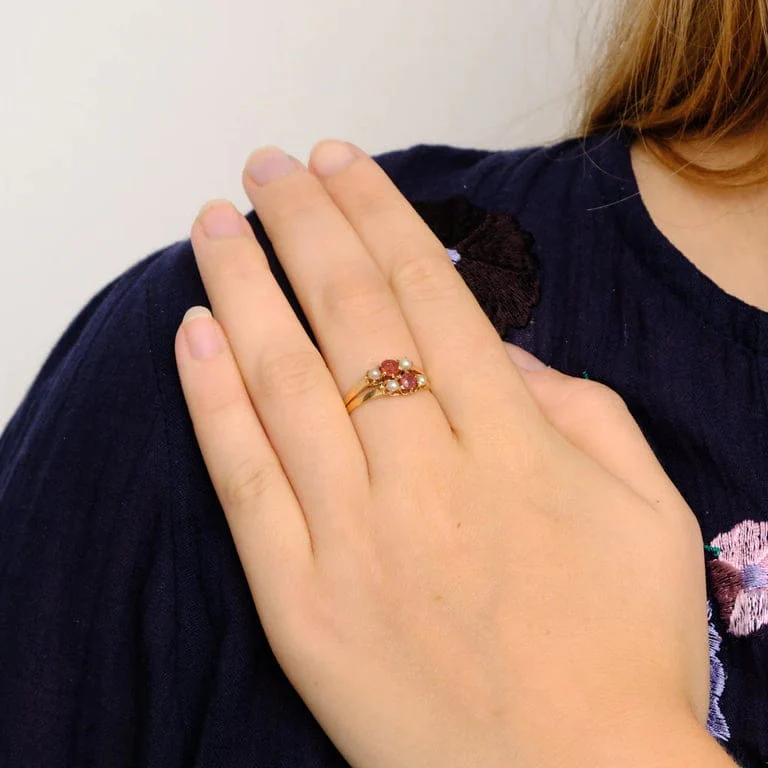 Old ring with red stone beads - Image 6