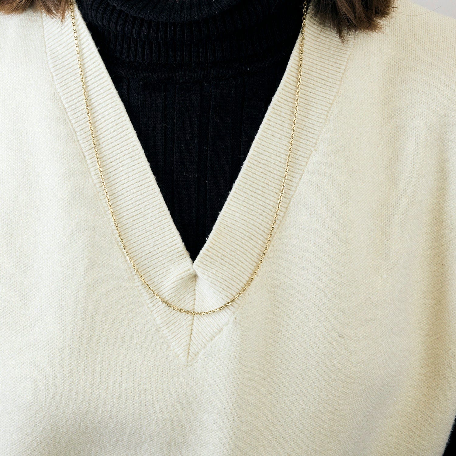 Yellow gold forced chain necklace - Image 6