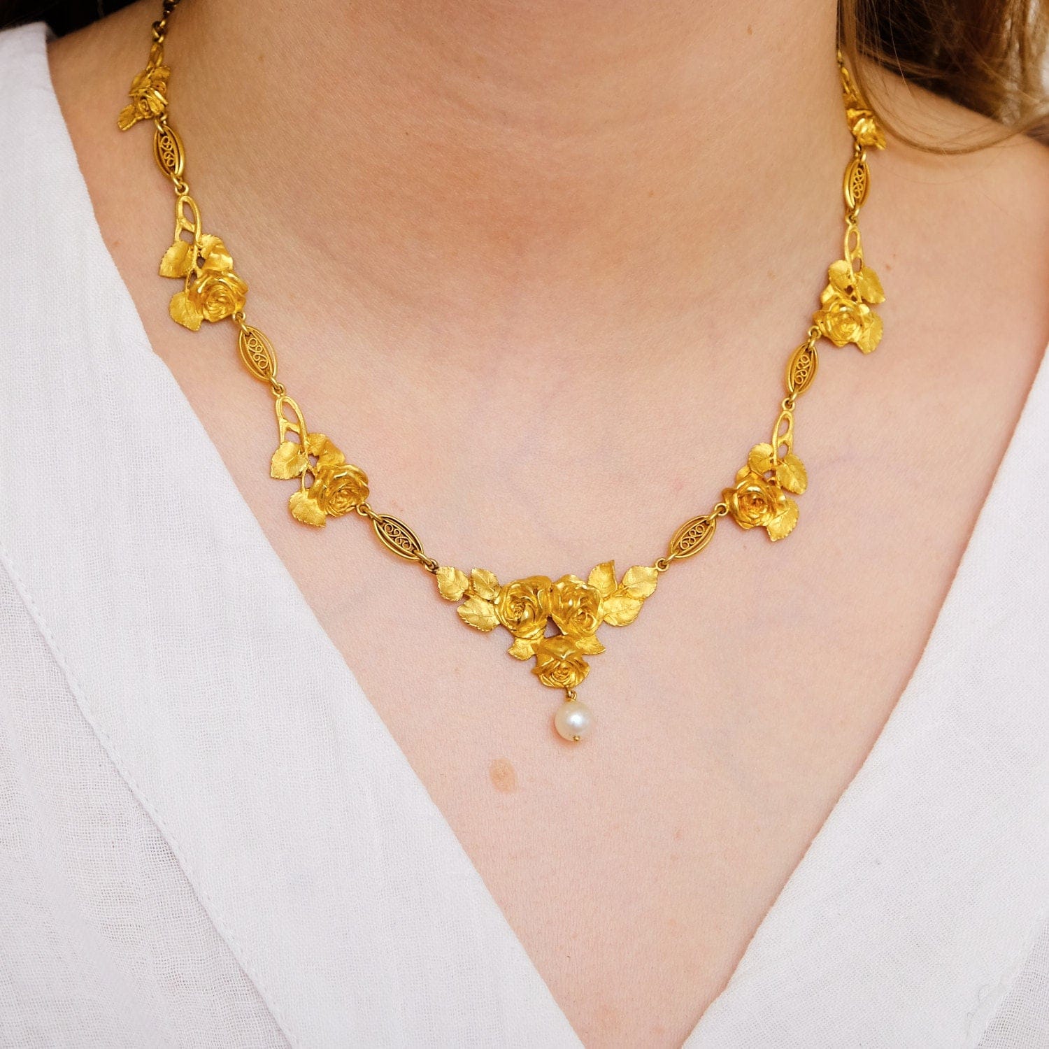 Pearl Drapery Necklace - Image 4