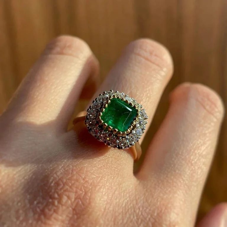 Gold, Diamond & Emerald Ring - Image 4