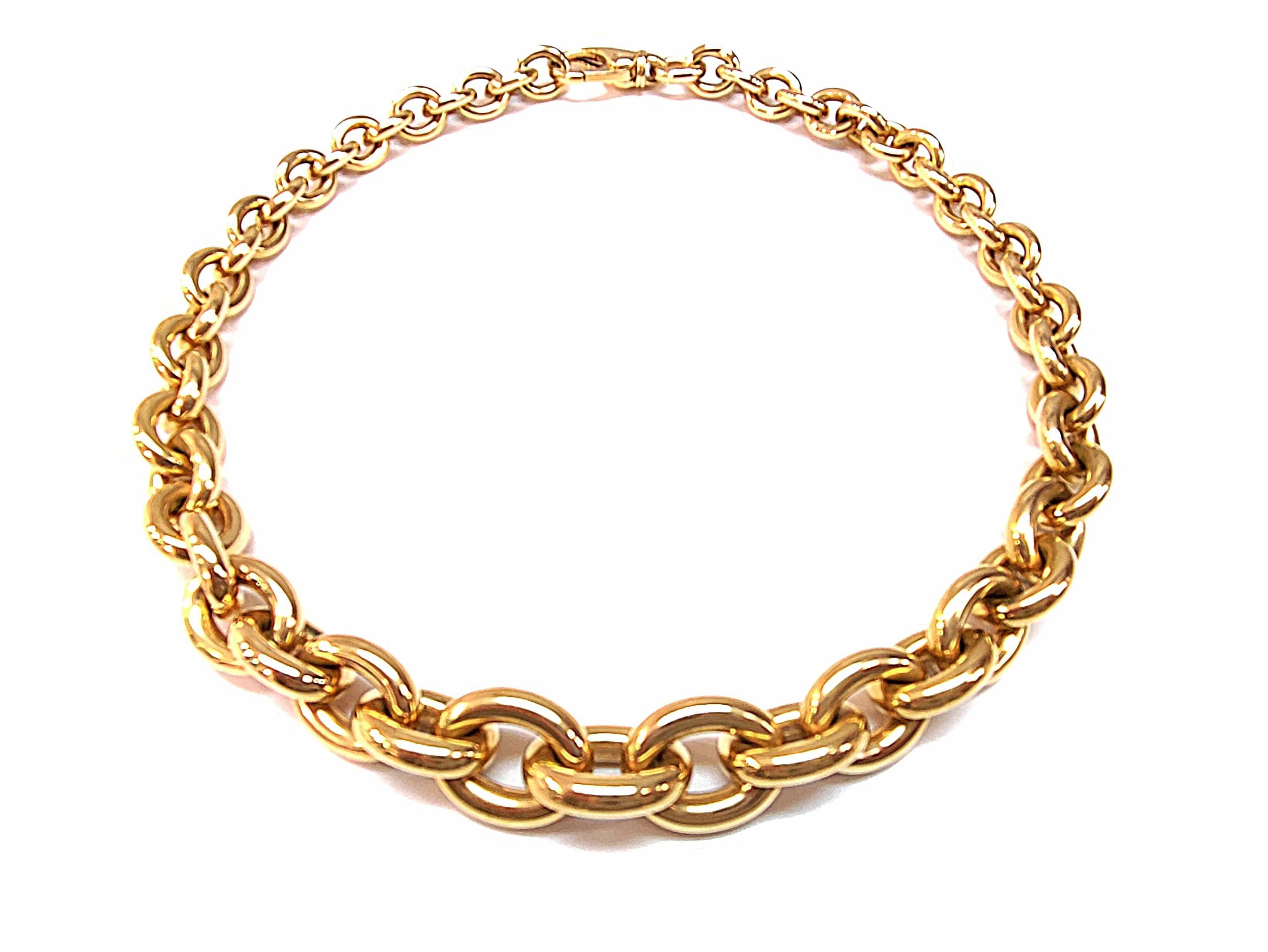 Yellow gold necklace with oval links