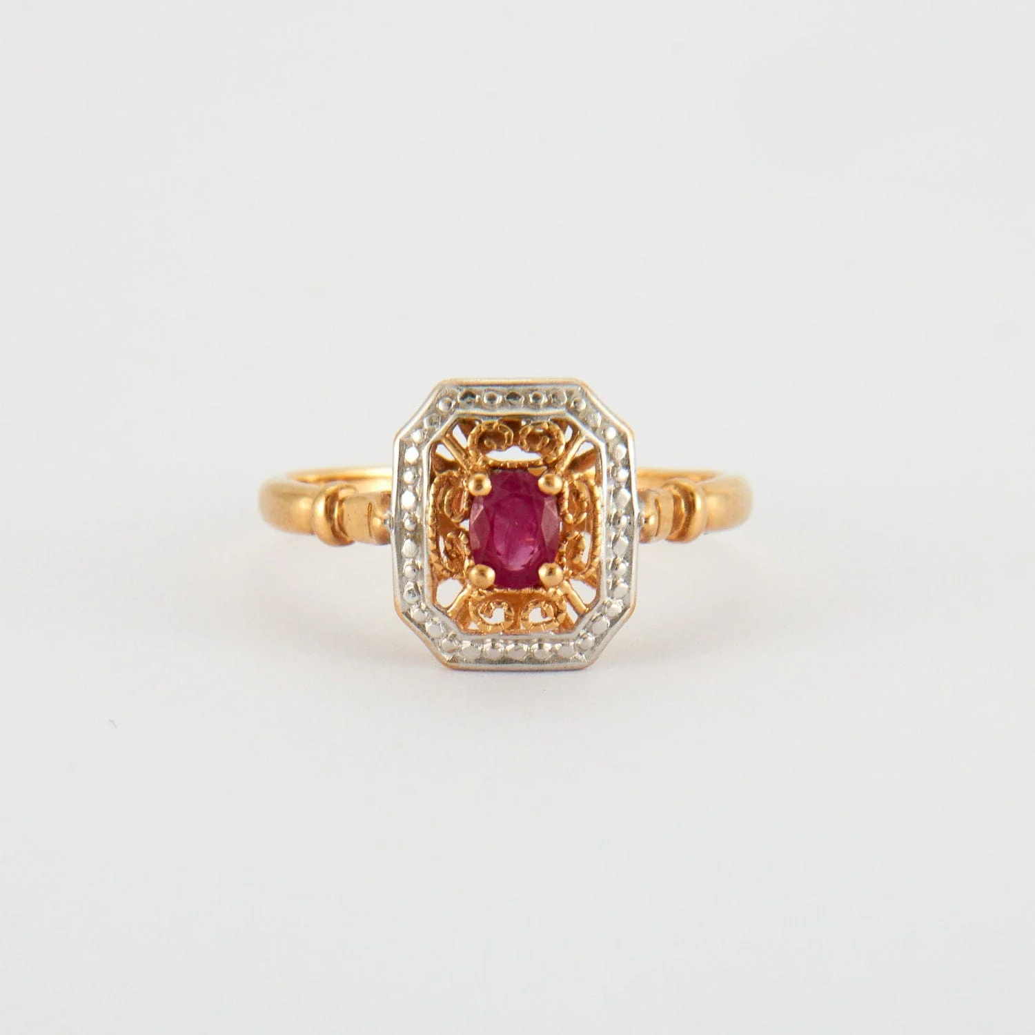 Ruby yellow gold ring