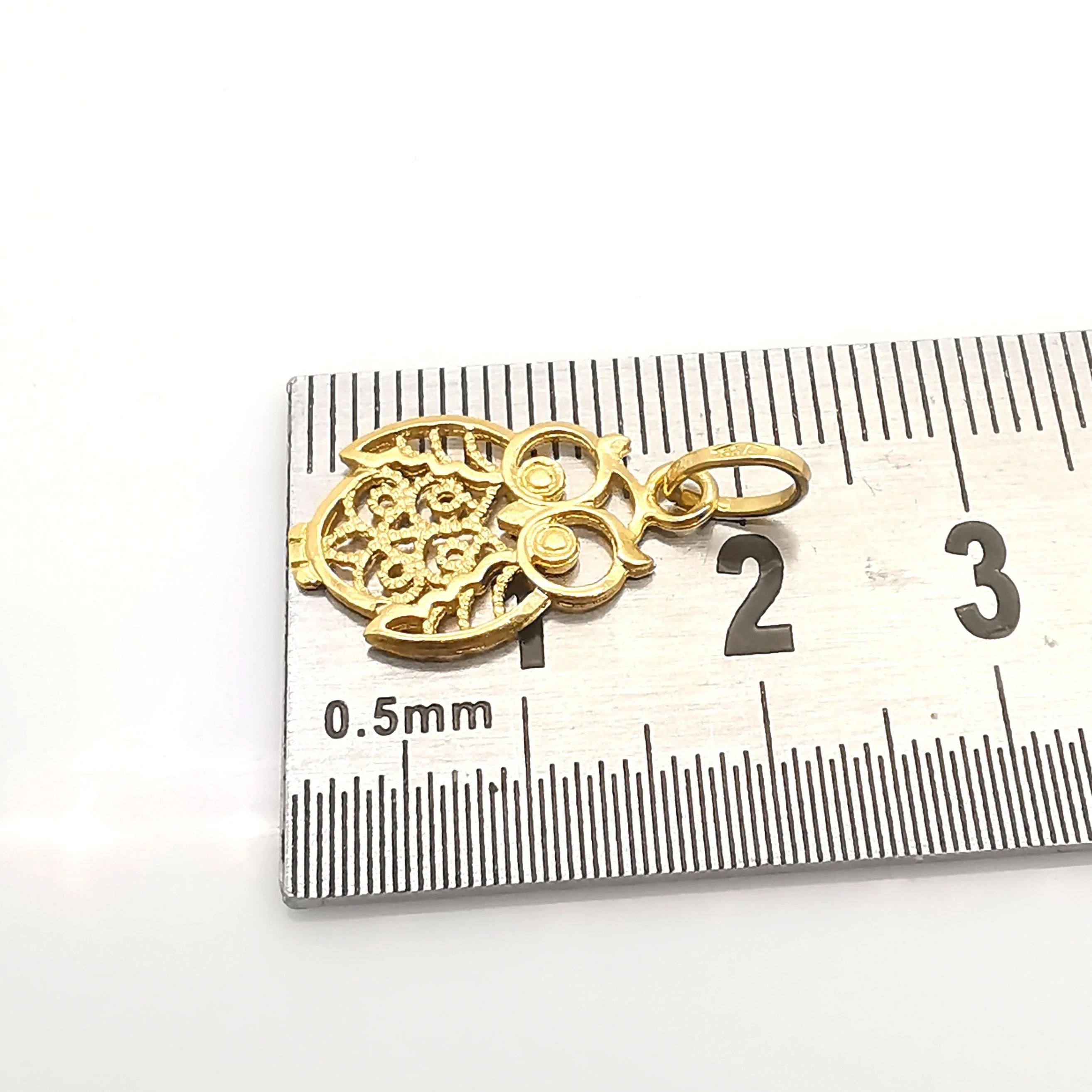yellow gold owl pendant - Image 3