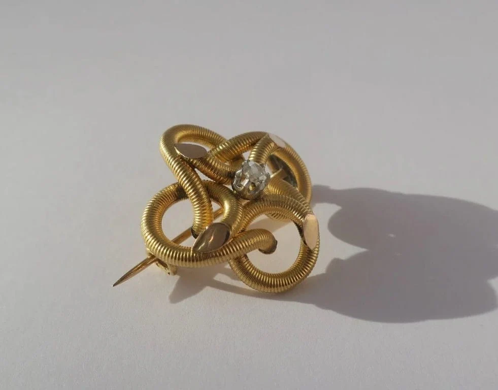 Old quadrilobed brooch in 18-carat yellow gold and diamond  - Image 2