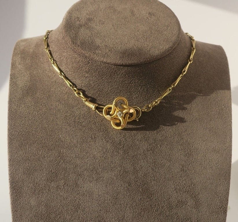 Old quadrilobed brooch in 18-carat yellow gold and diamond  - Image 9