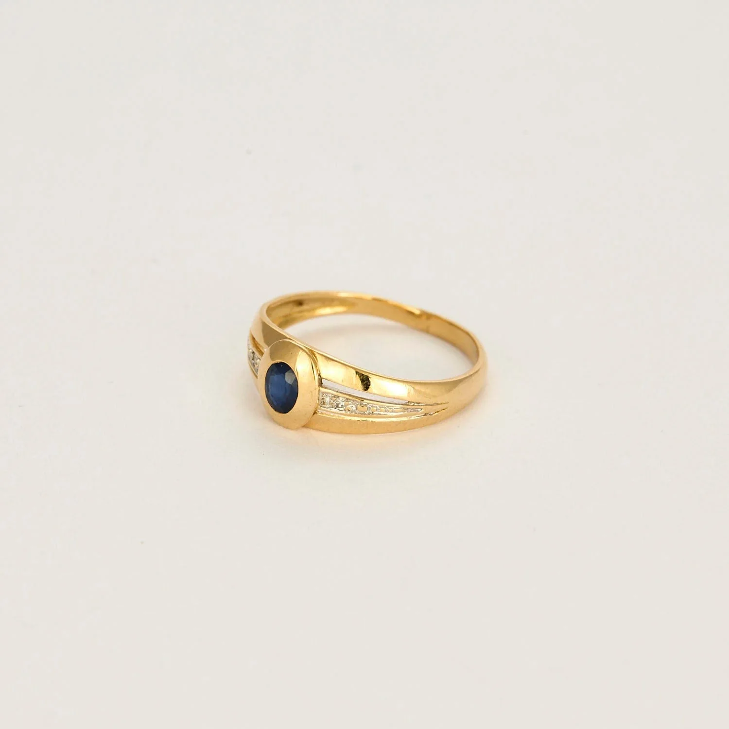 Union ring in yellow gold and sapphire - Image 3