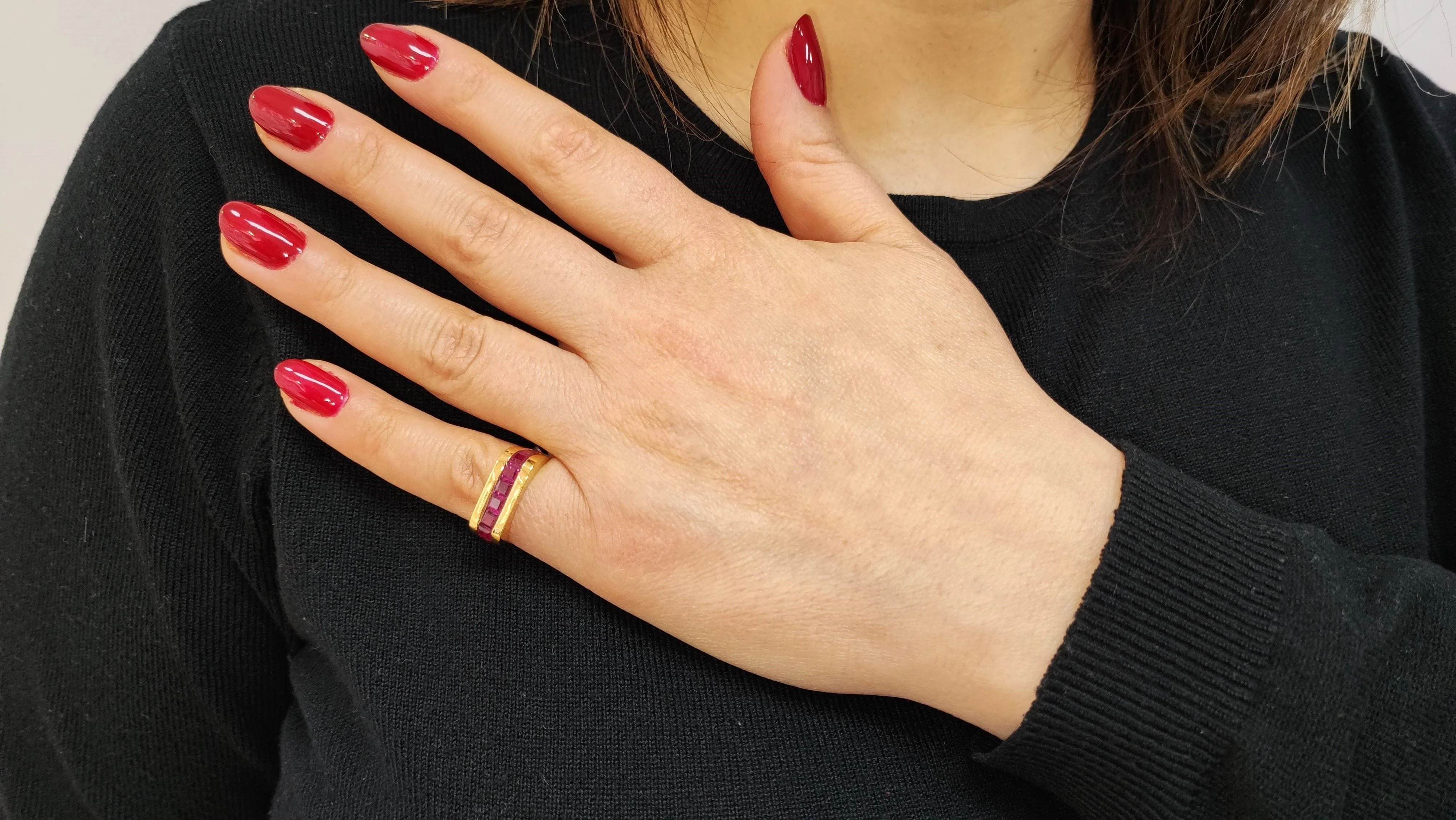 Yellow gold and ruby square bangle ring - Image 6