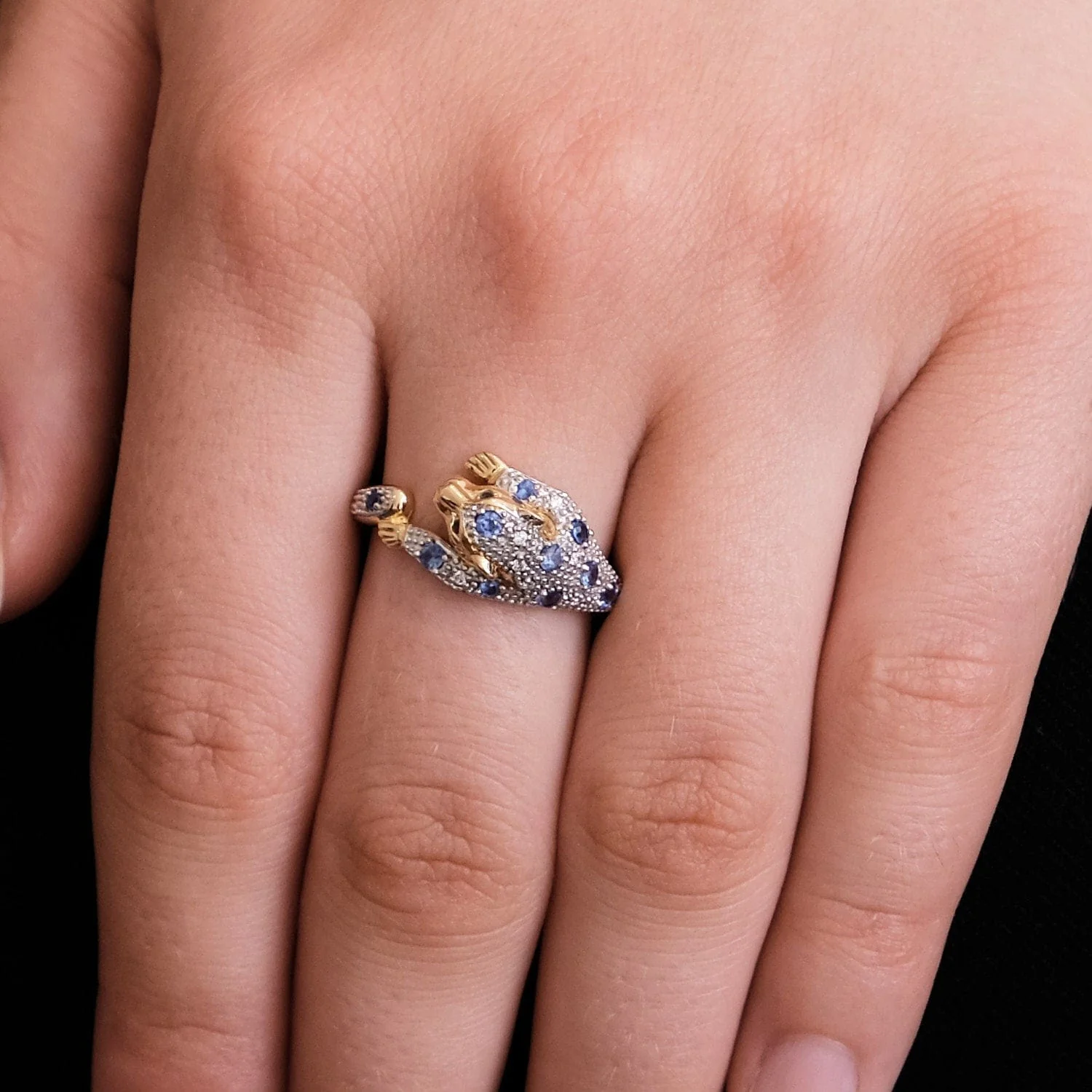 Panther ring in yellow gold, sapphires & diamonds - Image 5