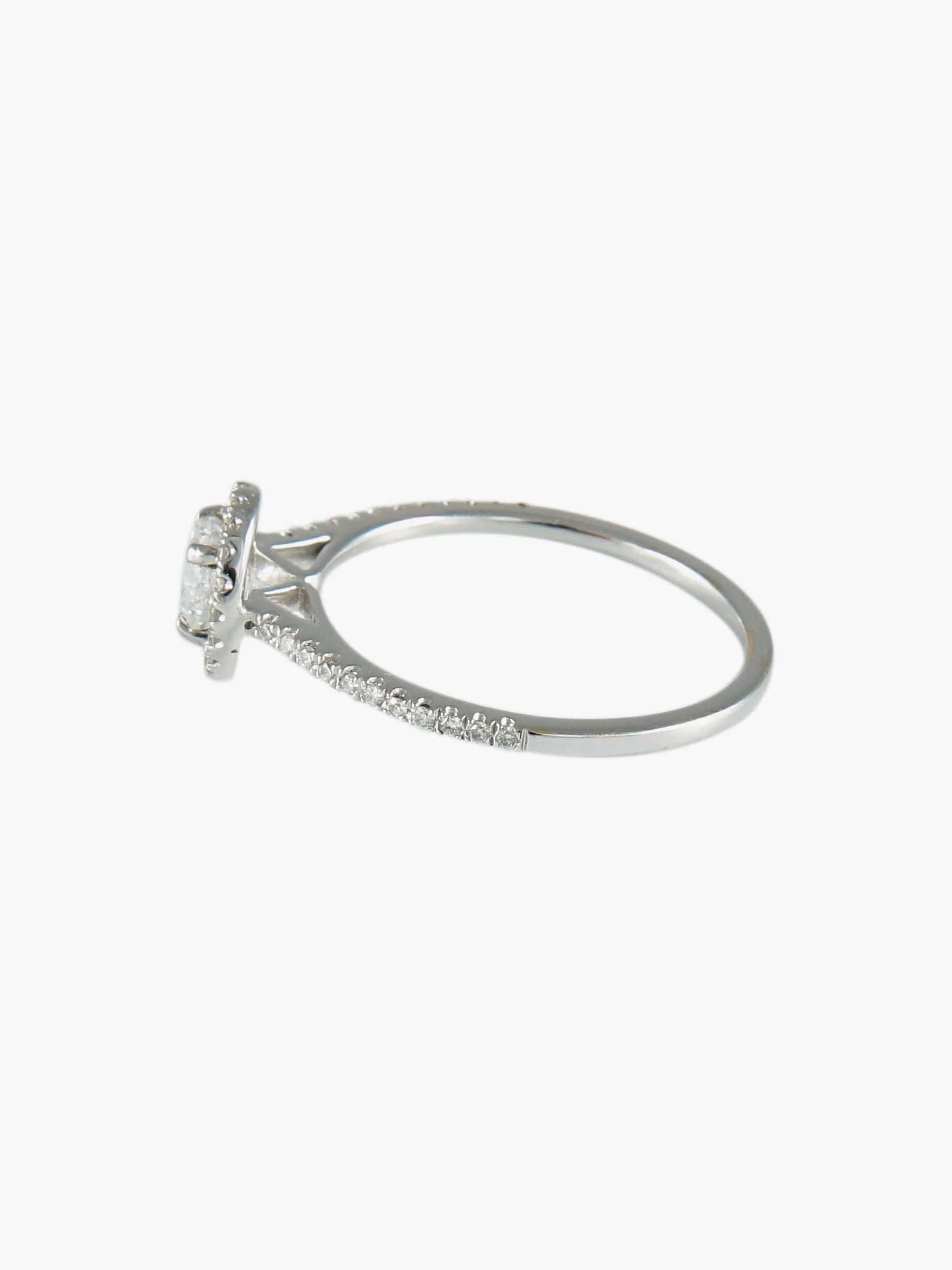 Solitaire Ring White Gold - Image 4