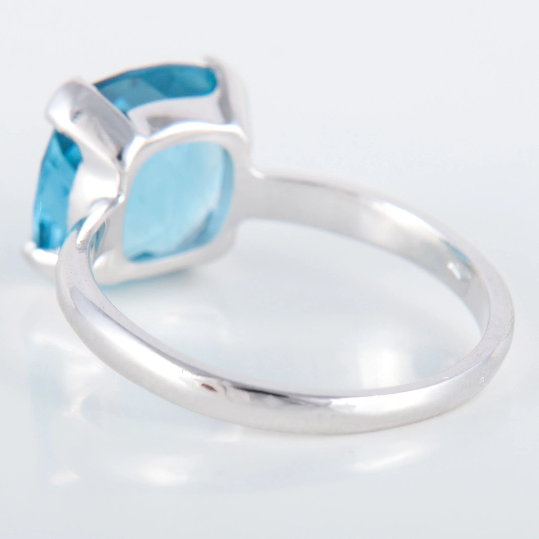 Blue Topaz Solitaire Ring - Image 6