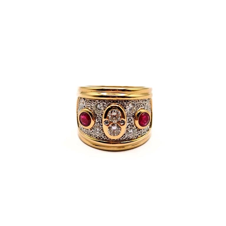 Yellow gold ring, diamonds and rubies 