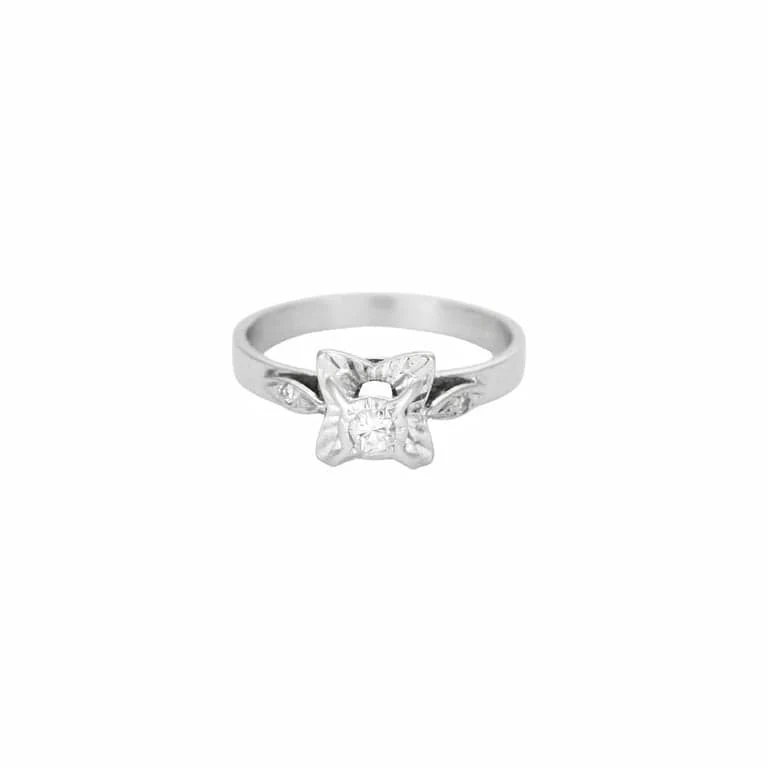 Lonely Art Deco white gold