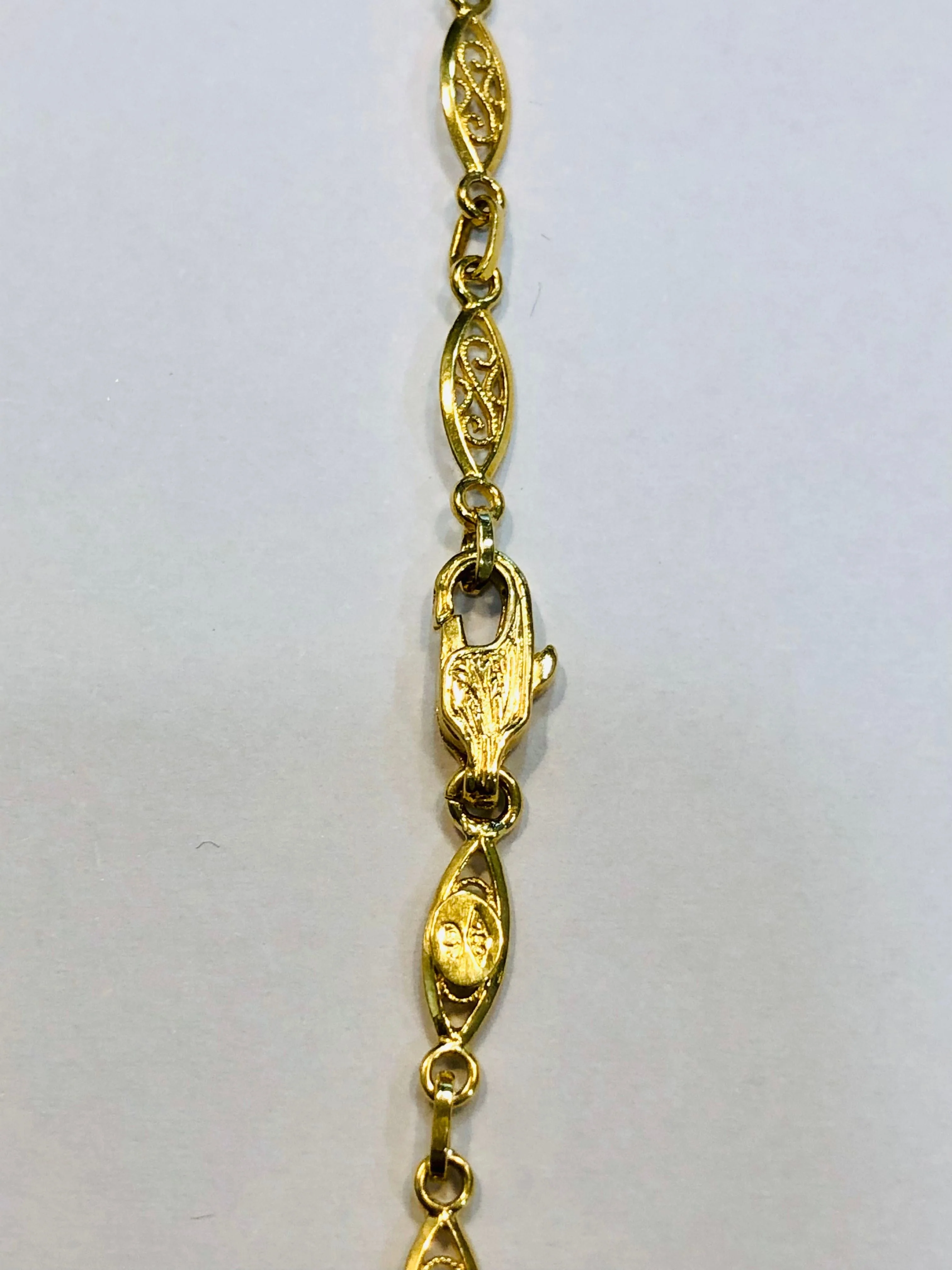Long yellow gold filigree mesh necklace - Image 4