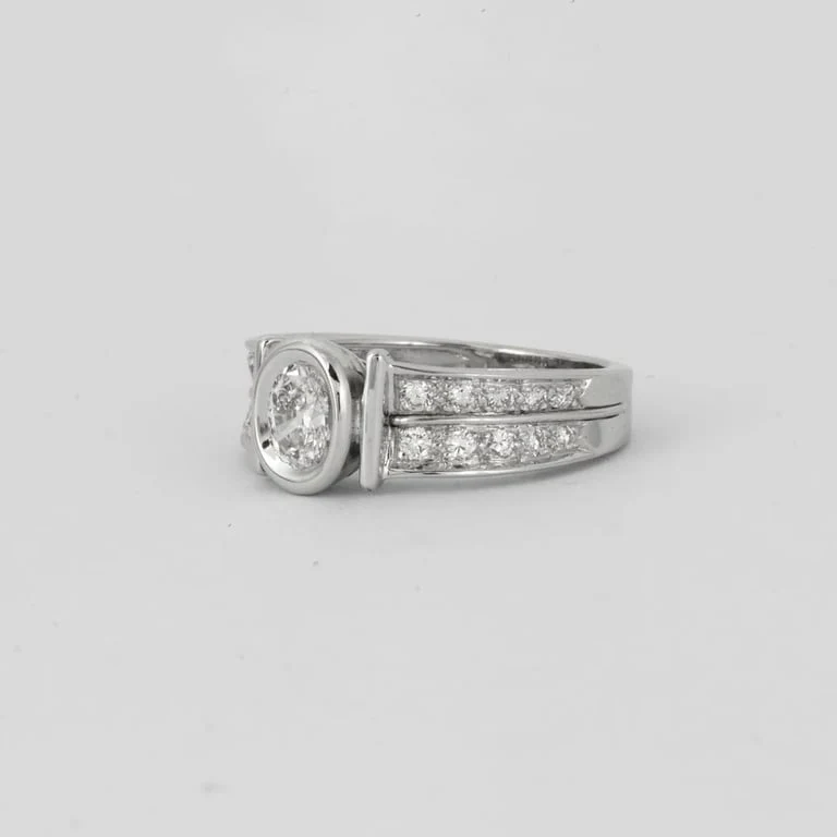 FRED - Oval Diamond Solitaire Ring - Image 4