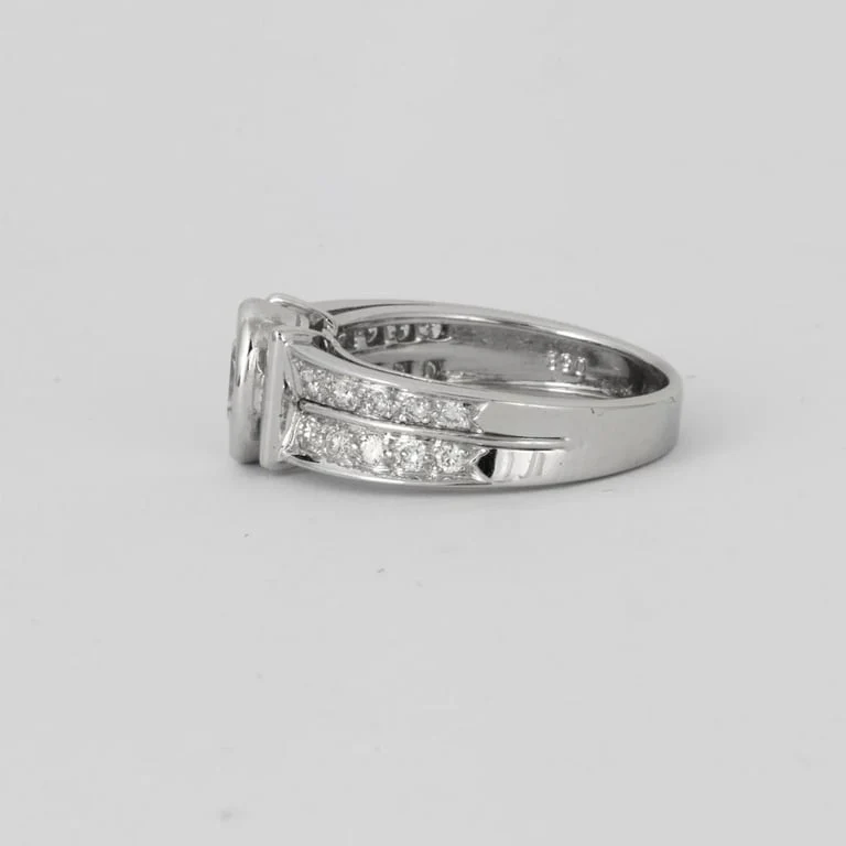 FRED - Oval Diamond Solitaire Ring - Image 5