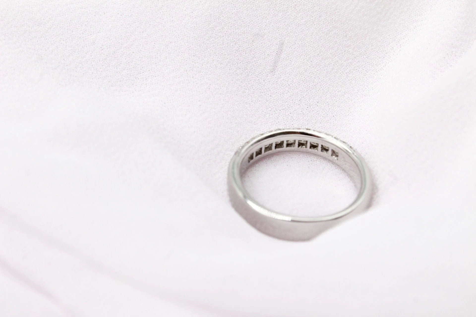 Ring Half-eternity ring princess-cut diamonds 0.70 ct in 18K white gold  - Image 2