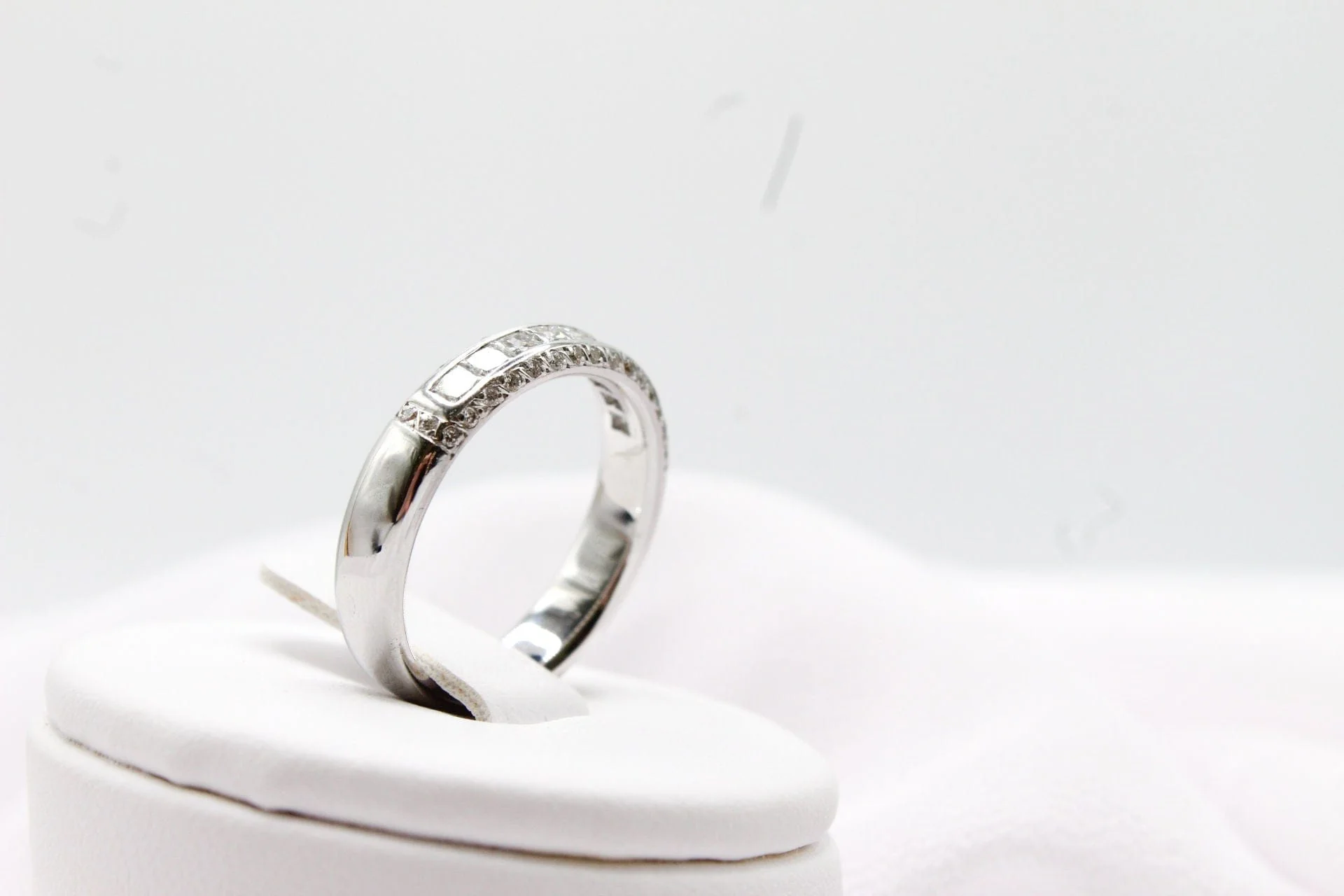 Ring Half-eternity ring princess-cut diamonds 0.70 ct in 18K white gold  - Image 3