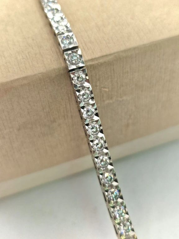 18kt white gold cube tennis bracelet with diamonds  - Image 2