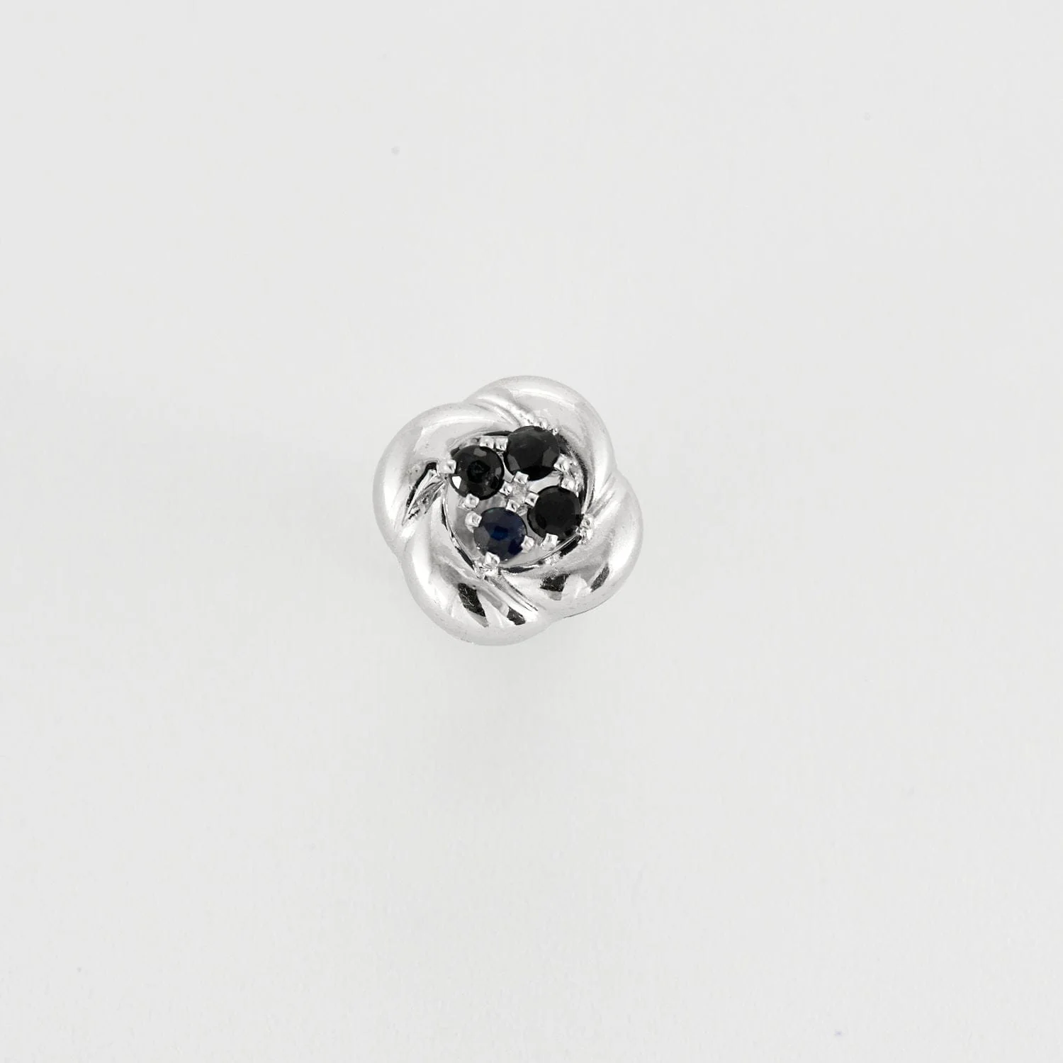 White gold sapphire earrings - Image 3