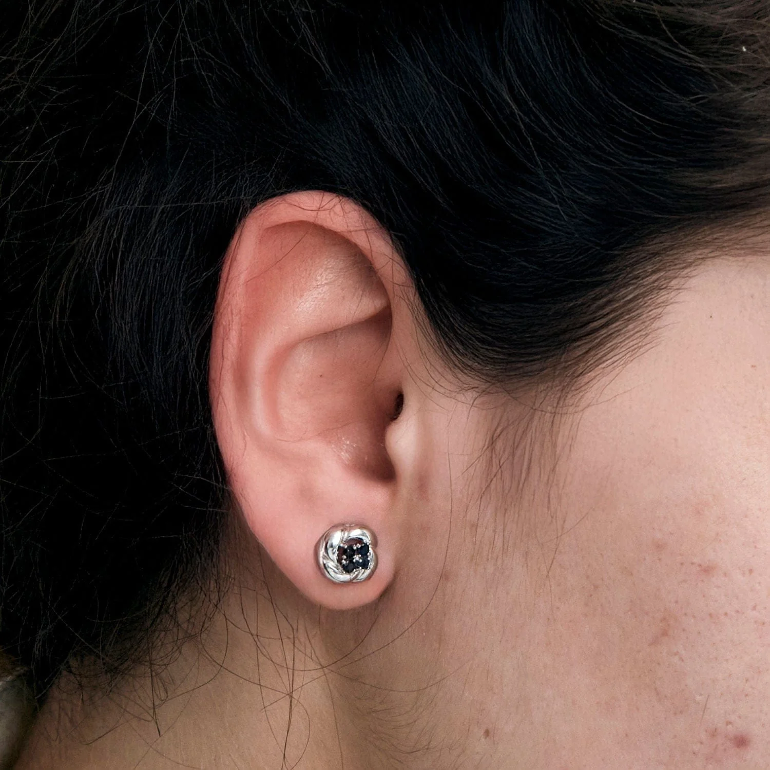 White gold sapphire earrings - Image 5